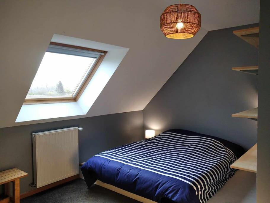 L Etablissement Gold Beach Propose 1 Hebergement , Maison 80M2 Avec Terrain 500M2, Parking Prive A 4 Min Du Port Artificiel D Arromanches, Services Accueil Personnalise, Lits Faits, Serviettes, Menage, Netflix, Wifi Ryes Ngoại thất bức ảnh